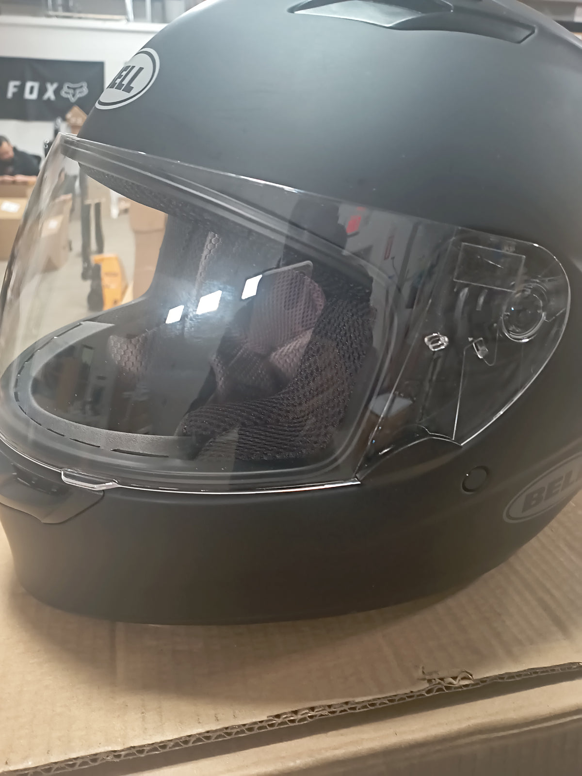 Used Bell Qualifier Full-Face Helmet – Excellent Condition, Minor Smudging